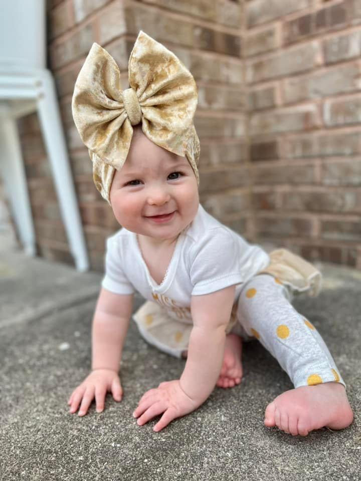 Golden Girl Glimmer Bows