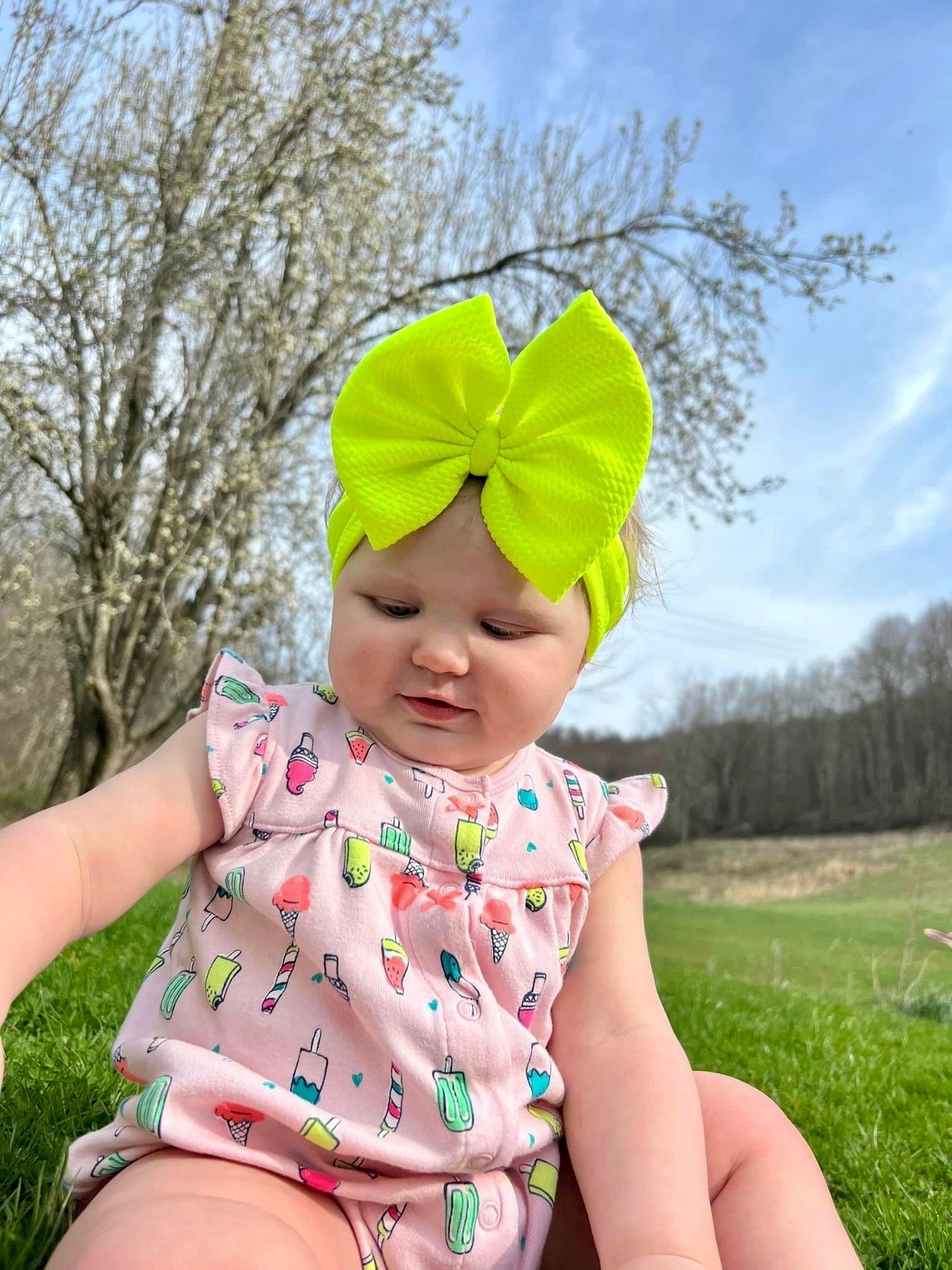 Highlighter Yellow Bows