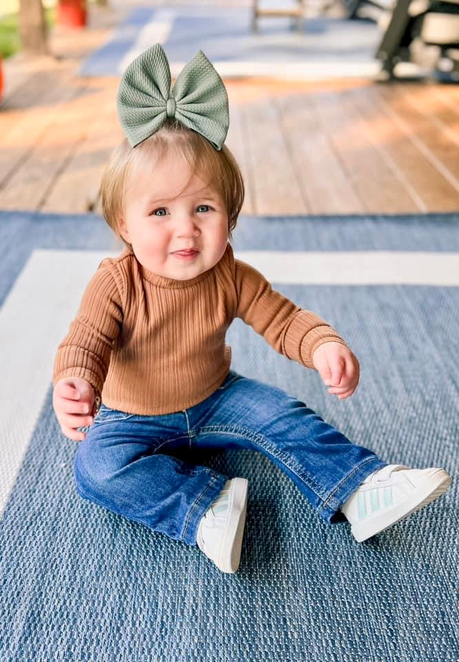 Light Olive Bows
