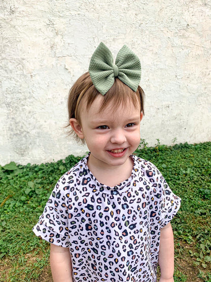 Light Olive Bows
